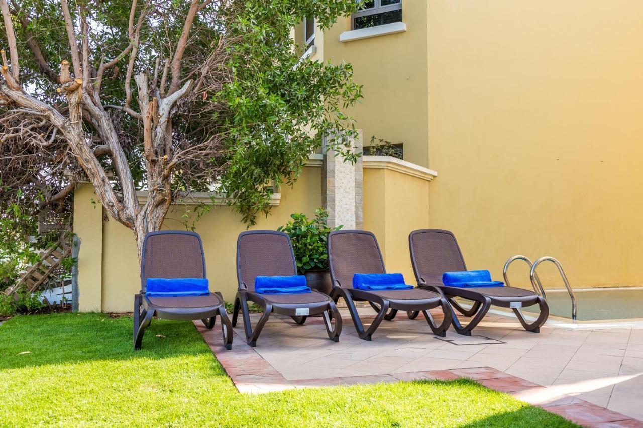 דובאי Chic 4Br Villa With Assistant Room And Private Pool On Palm Jumeirah By Deluxe Holiday Homes מראה חיצוני תמונה