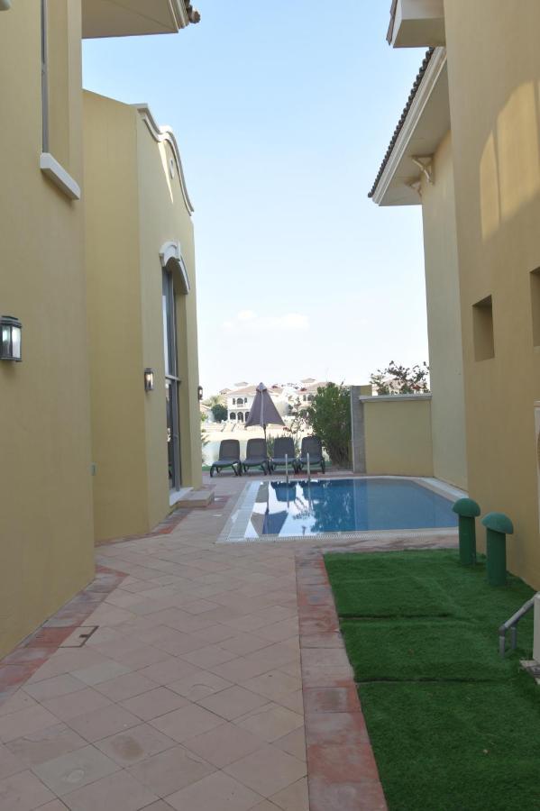 דובאי Chic 4Br Villa With Assistant Room And Private Pool On Palm Jumeirah By Deluxe Holiday Homes מראה חיצוני תמונה