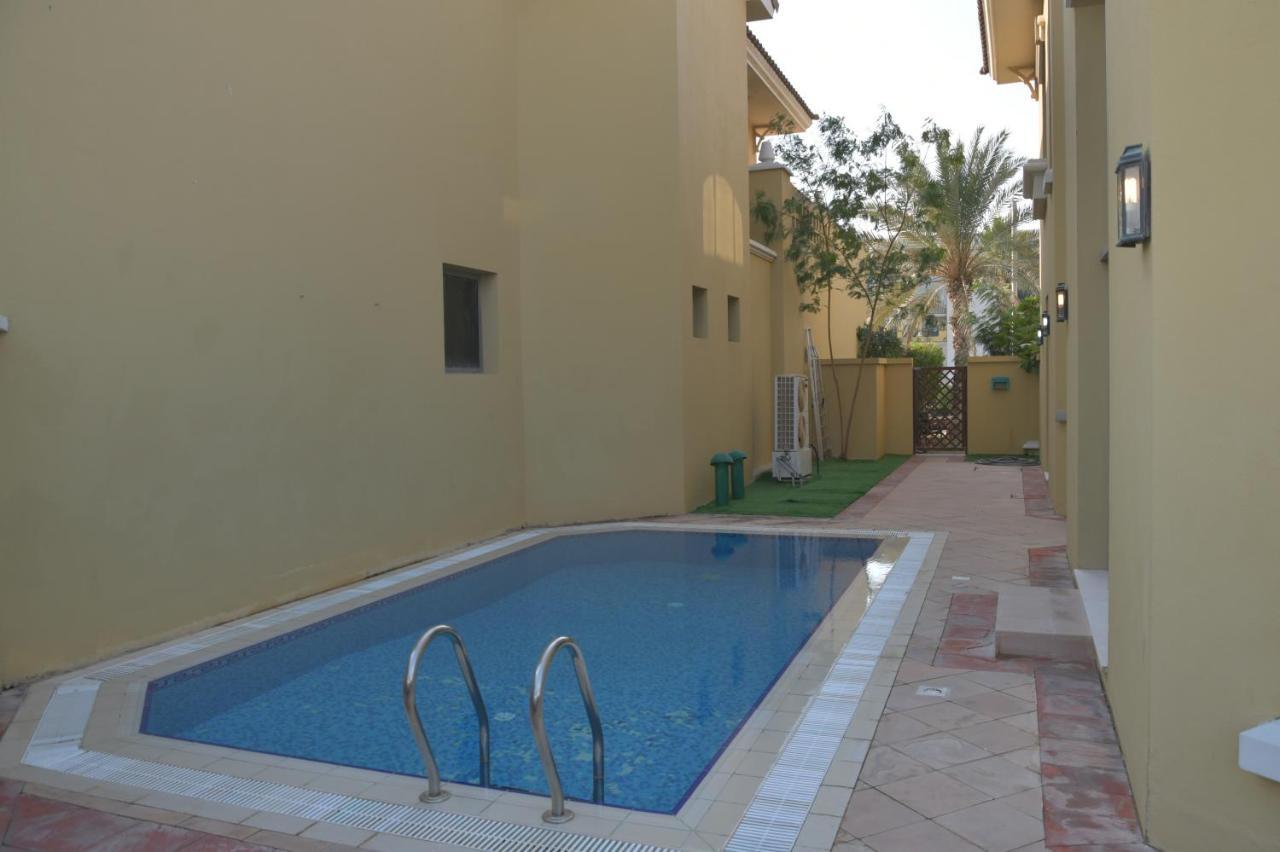 דובאי Chic 4Br Villa With Assistant Room And Private Pool On Palm Jumeirah By Deluxe Holiday Homes מראה חיצוני תמונה