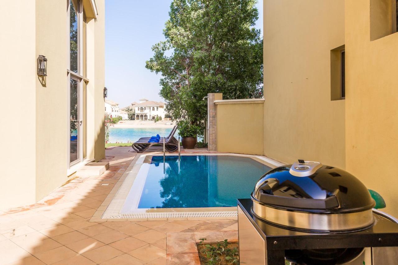 דובאי Chic 4Br Villa With Assistant Room And Private Pool On Palm Jumeirah By Deluxe Holiday Homes מראה חיצוני תמונה