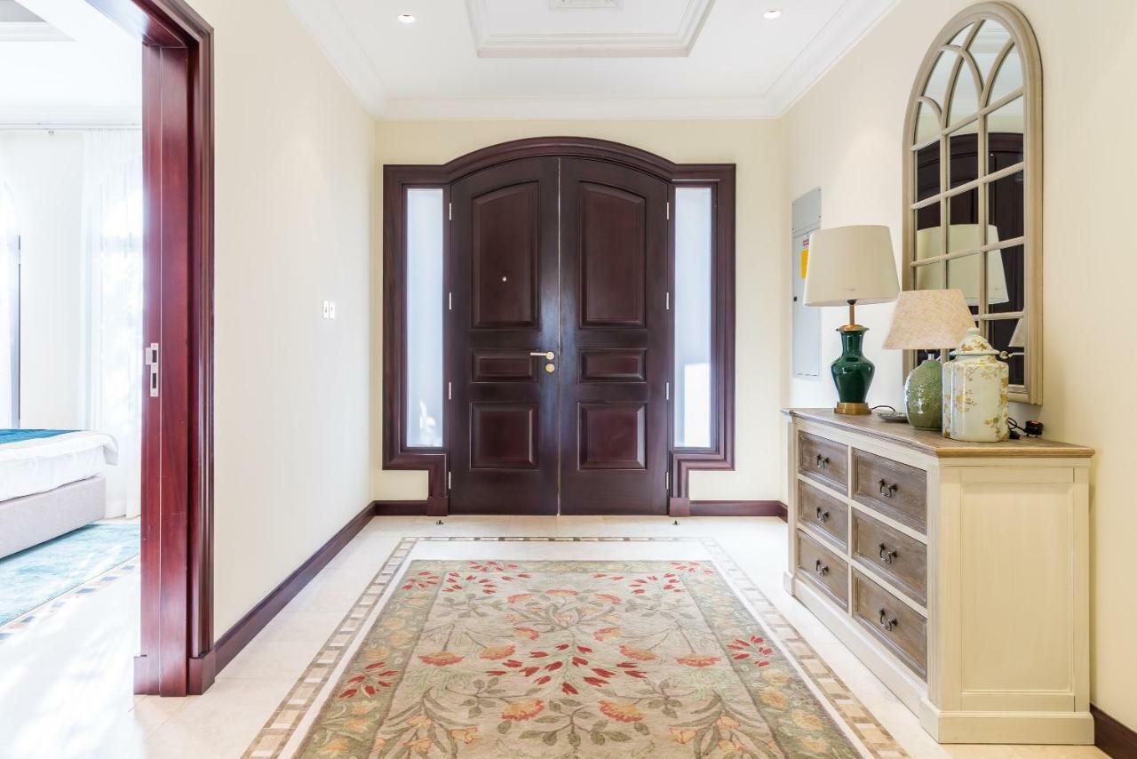 דובאי Chic 4Br Villa With Assistant Room And Private Pool On Palm Jumeirah By Deluxe Holiday Homes מראה חיצוני תמונה