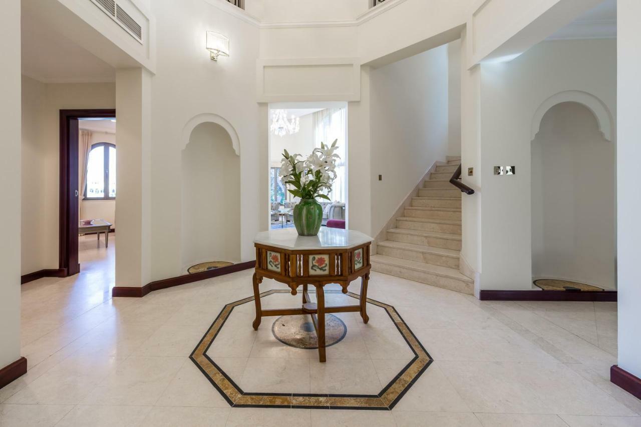דובאי Chic 4Br Villa With Assistant Room And Private Pool On Palm Jumeirah By Deluxe Holiday Homes מראה חיצוני תמונה