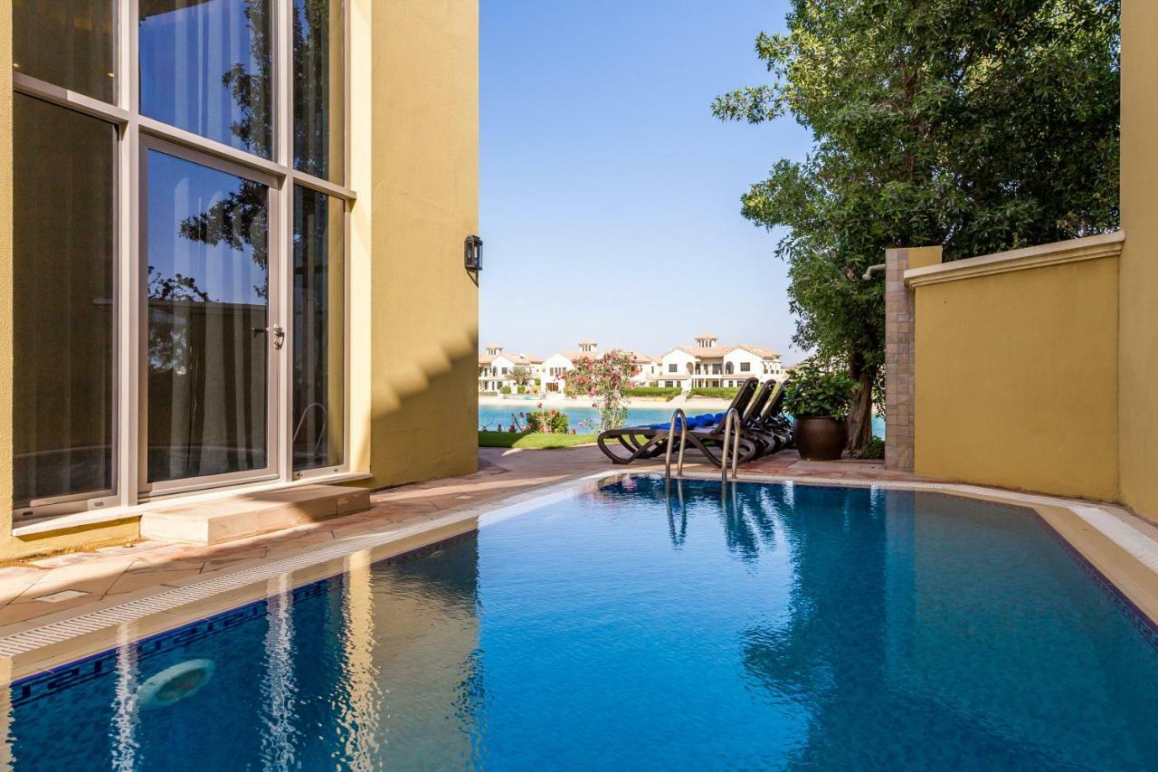 דובאי Chic 4Br Villa With Assistant Room And Private Pool On Palm Jumeirah By Deluxe Holiday Homes מראה חיצוני תמונה