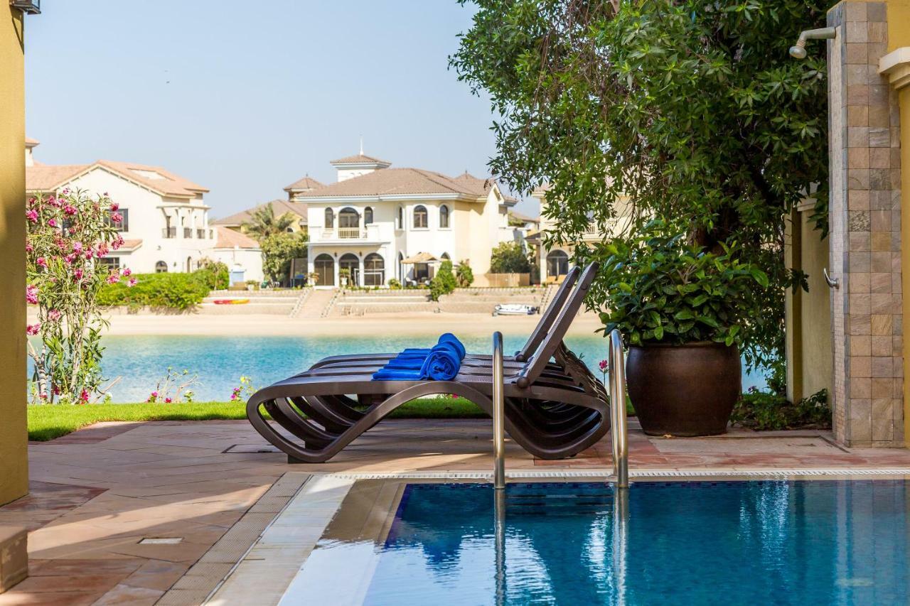 דובאי Chic 4Br Villa With Assistant Room And Private Pool On Palm Jumeirah By Deluxe Holiday Homes מראה חיצוני תמונה