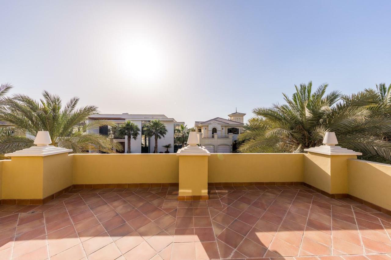 דובאי Chic 4Br Villa With Assistant Room And Private Pool On Palm Jumeirah By Deluxe Holiday Homes מראה חיצוני תמונה