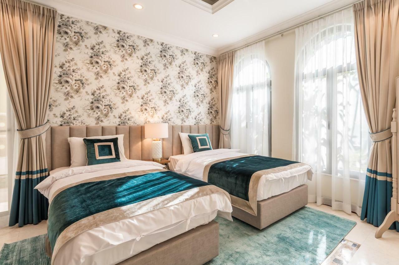 דובאי Chic 4Br Villa With Assistant Room And Private Pool On Palm Jumeirah By Deluxe Holiday Homes מראה חיצוני תמונה