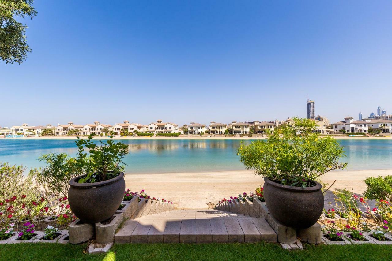 דובאי Chic 4Br Villa With Assistant Room And Private Pool On Palm Jumeirah By Deluxe Holiday Homes מראה חיצוני תמונה