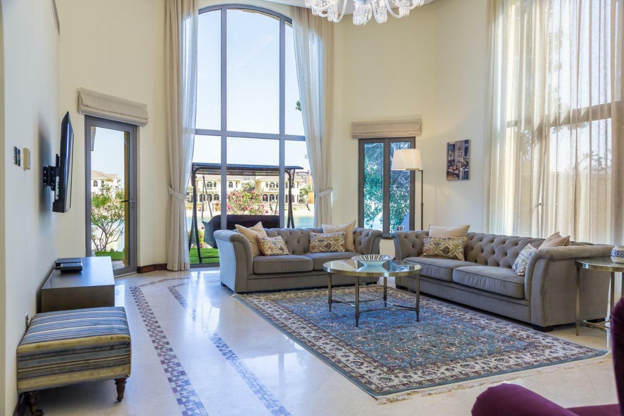 דובאי Chic 4Br Villa With Assistant Room And Private Pool On Palm Jumeirah By Deluxe Holiday Homes מראה חיצוני תמונה